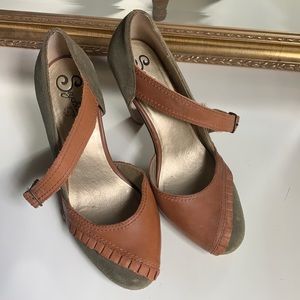 Seychelles army green with brown ruffly leather